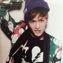 EXO's jpg 治愈独角兽Lay! 我是EXO的领舞者和歌手! 07.10.1991     我孩子的爸爸 [StarI; VC;IP;EXOUnity;EXONE] 我妹妹的哥哥 [@_naeunxoxo]