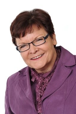 marjapihnala's profile picture. Rusetin - vammaisten naisten valtakunnallinen yhdistys ry:n varapuheenjohtaja sekä NJKL:n hallituksessa. Nauttii nykyisin myös mummina olemisesta.