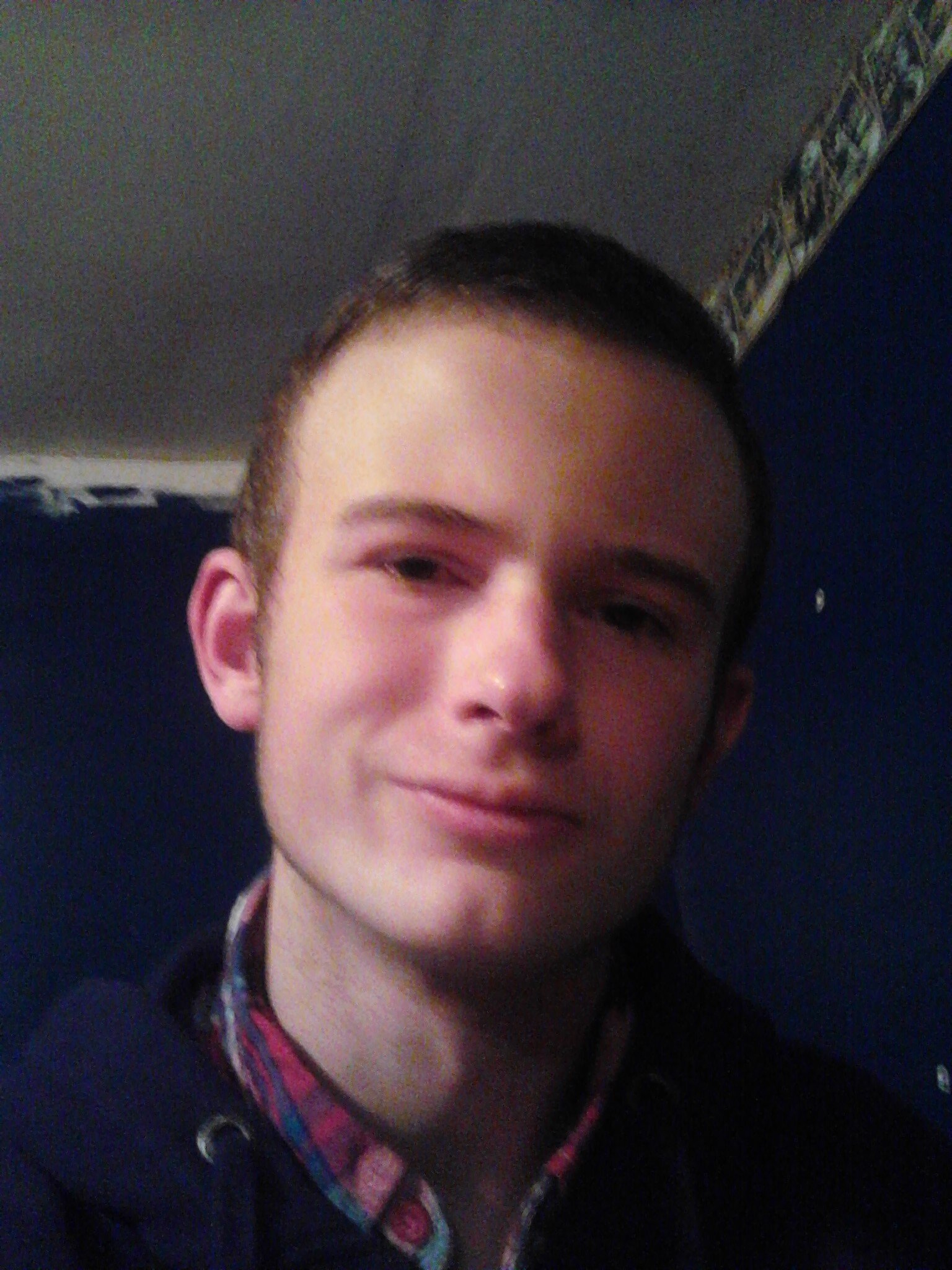 isayl0r's profile picture. 