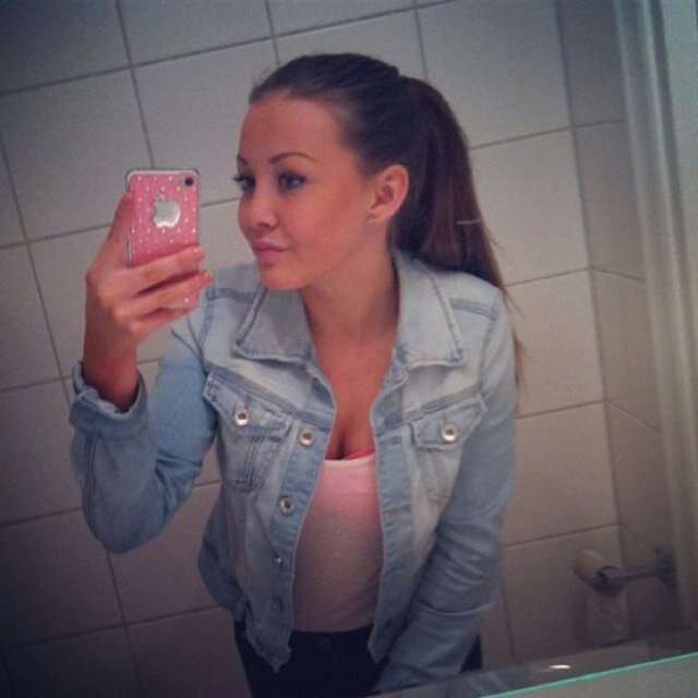| minkema | hou van mn schatjess | adioss bitchaos . ✌ |
