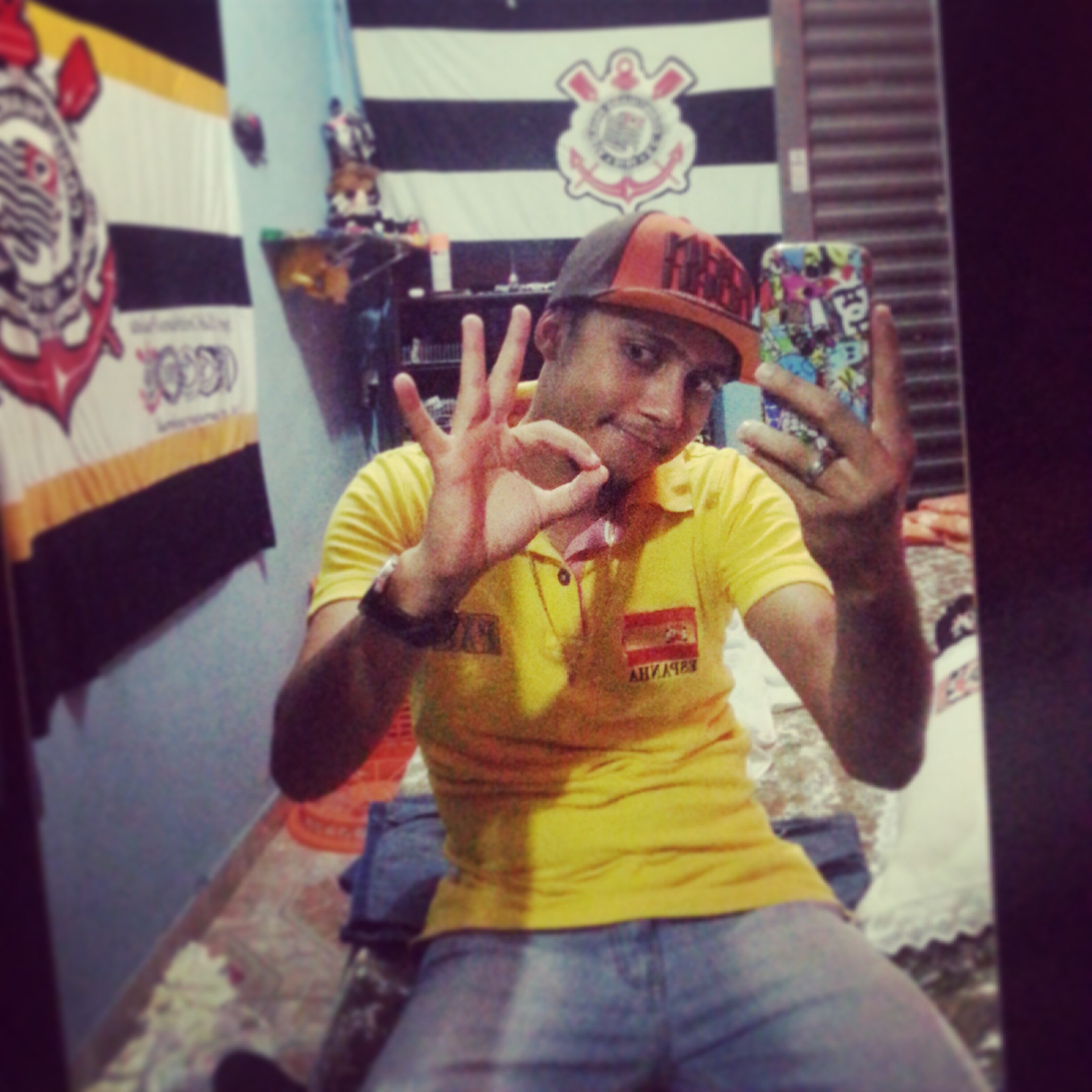 As vzs somos iludidos pela confiança,
más a desconfiança, faz que sejamos por nós mesmos enganados...

instagram: jowmaciiel