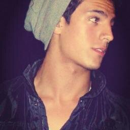 Oi! Eu faço música ;)