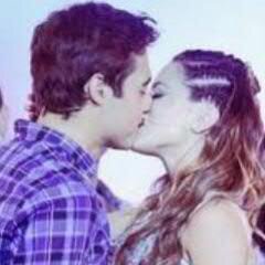 ╚»♥  @tinistoessel & @jorgeblancog Pero olvida que me dijiste, pero como puedo olvidar Pero me hace ir todos los días ❤ ❤ ❤ ❤ ❤  ♥«╝