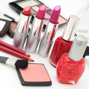 Welcome to OZ Cosmetics. We are an online shopping website where you buy skin care, make up and cosmetics products at heavily discounted prices.
