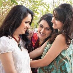 News, updates and your genuine connect to Tejaswini Kolhapure (@TejuKolhapure) on Twitter!... From her official team. Pssst...She follows us !!!
