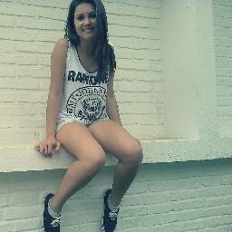 13 años repartiendo sonrisas , emm , amo el Dubstep, es mi pasion :3 asd Amo a mi mejor Gabi. FB: https://t.co/7i04iMGaIo Agreguen :D