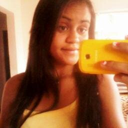 “Para que fingir ser forte, se você sofre por dentro !  :333 '