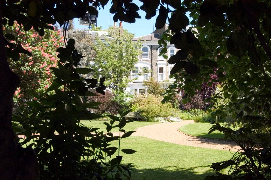 Your local historian, with a fascination in The Royal Borough of Kensington and Chelsea. History of Property, churches, bridges, influential residents.