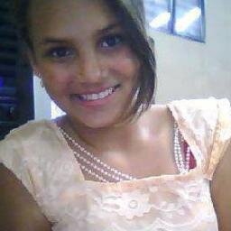 Louca,chata,irritante,dramática,boba,amiga,ciumenta,divertida....Prazer__Eu!