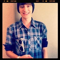 twitter dedicado a esse lindo que é o Renan..TE AMO
                            FoReVeR!!!S2