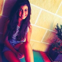 hello i'm a DIRECTIONER,and i'm proud of it :)
i love one direction,but louis tomlinson is my favourite....
follow me! xoxo ♡
