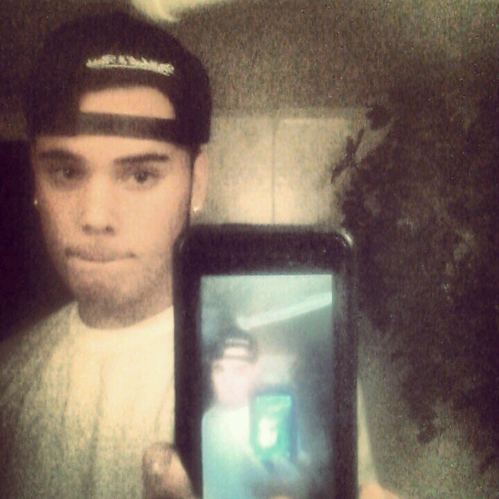 im a senior I stay postive and I see through bullshit. I work so I got my own shit I don't need favors. hmu tho unless I don't fwy.