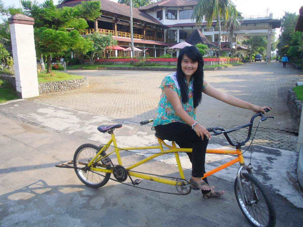 23081996 | tenis meja | menikah with *Ega Aldwiyana* 19052013 |