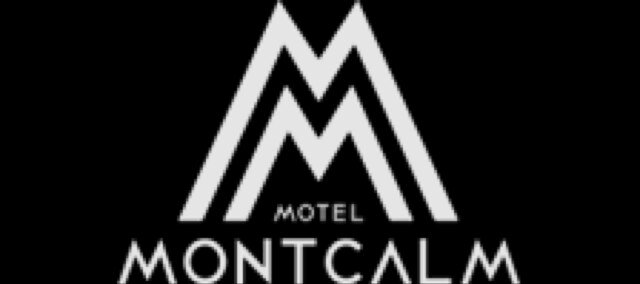 Intime, accueillant et confortable |
Found in the heart of Gatineau | Surrounded by local eateries and shops | Only 7 min from Ottawa | http://t.co/PVVYUqygmy