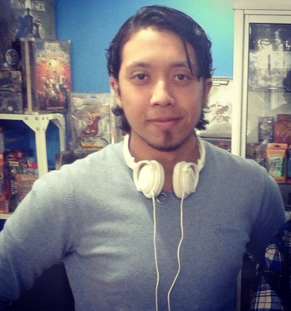 Profesor de Inglés, trabajando actualmente en Devir Chile. Amante de la Música, los Deportes y Las Letras. Ñoño.