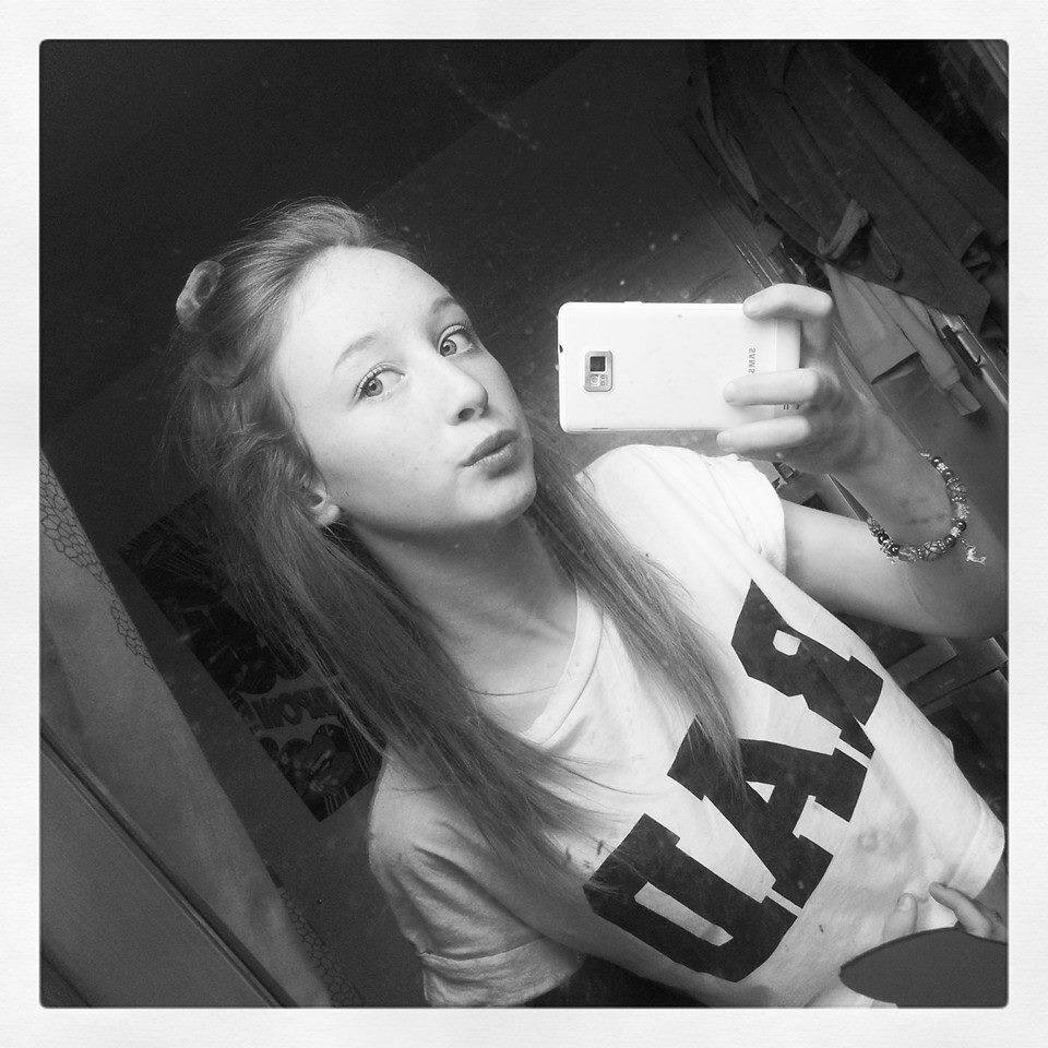 HEEYYY, One direction fan hereee!! FOLLOW FOR FOLLOW?