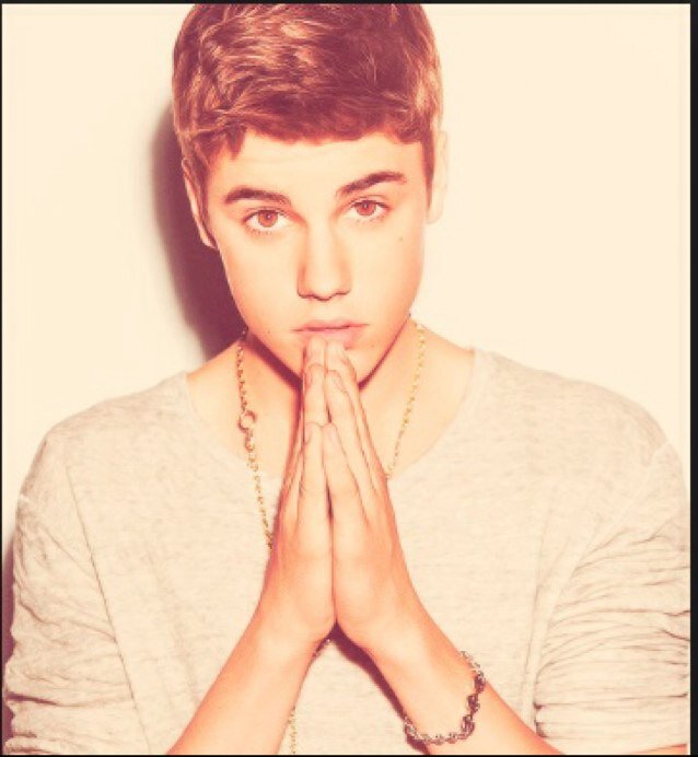 October 14, 2009 I fell in love. Hes an inspiration..I wanna meet @justinbieber so badly #NeverSayNever ! I've seen him twice..I follow back(: