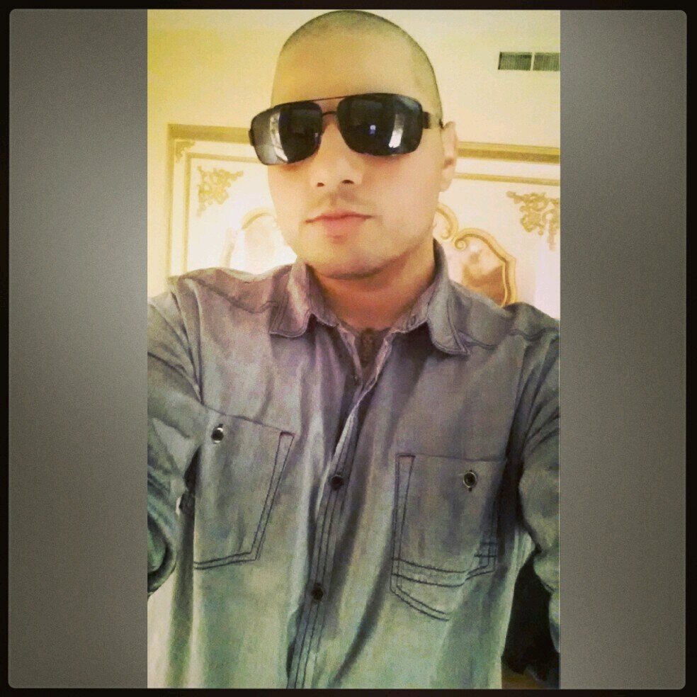 I'm a laid back puerto rican that loves wrestling, humor,art & video games.