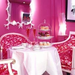 Patisserie In The City est un traiteur spécialisé en patisserie et en décoration. Notre concept allie gourmandise et art de la table. Sweet Table, Candy Bar...