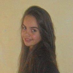 sonrie hoy que mañana te puede faltar un diente.....!!! :3
seguime y te sigo