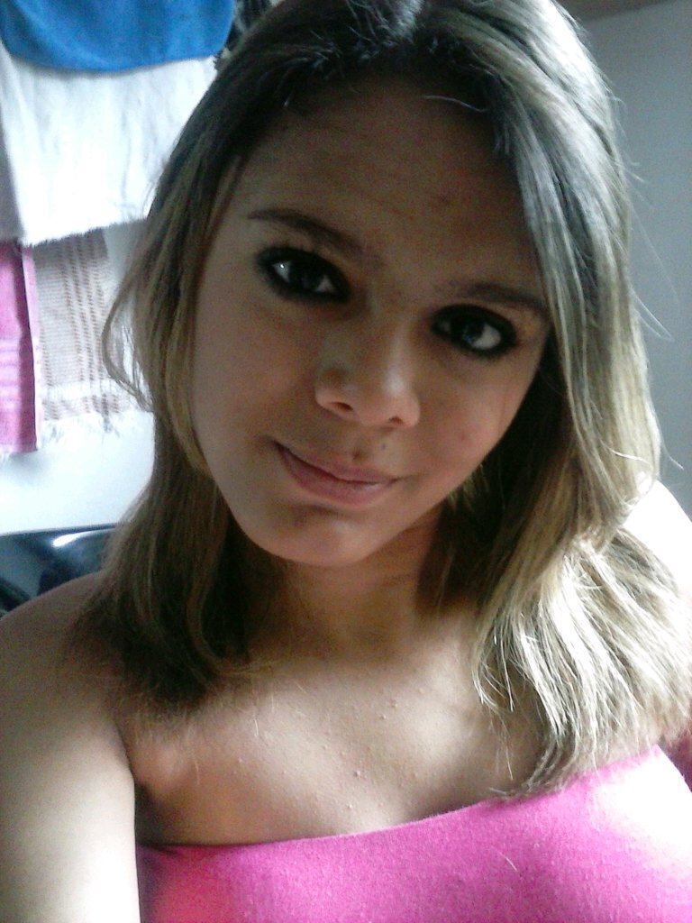 Nada melhor do que derrubar com um sorriso, quem um dia te machucou com uma lágrima !