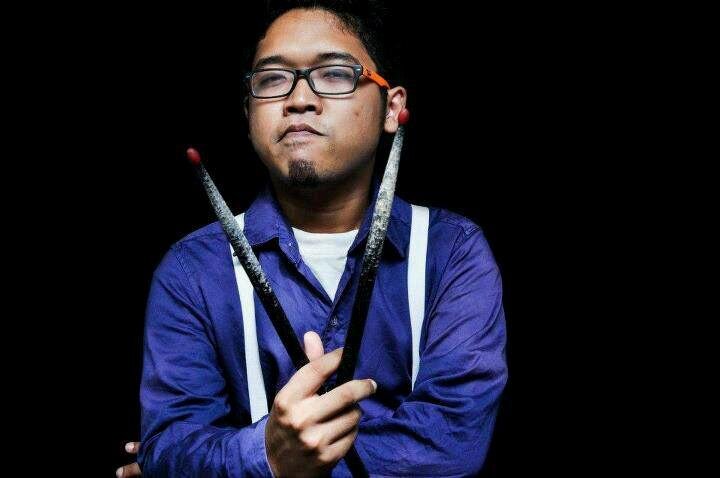A music student, a band member, an aspiring film maker, cat lover, cockroach hater.