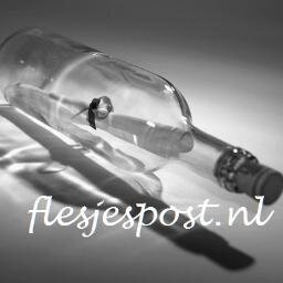 Op onze site kunt u een design fles uitkiezen, welke met een door u samengestelde brief/boodschap wordt afgeleverd. Flessenpost!
