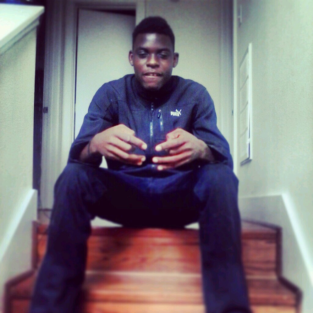 #WolfGang Follow The Lovely @Ayo_ObeyDimples Get Mention