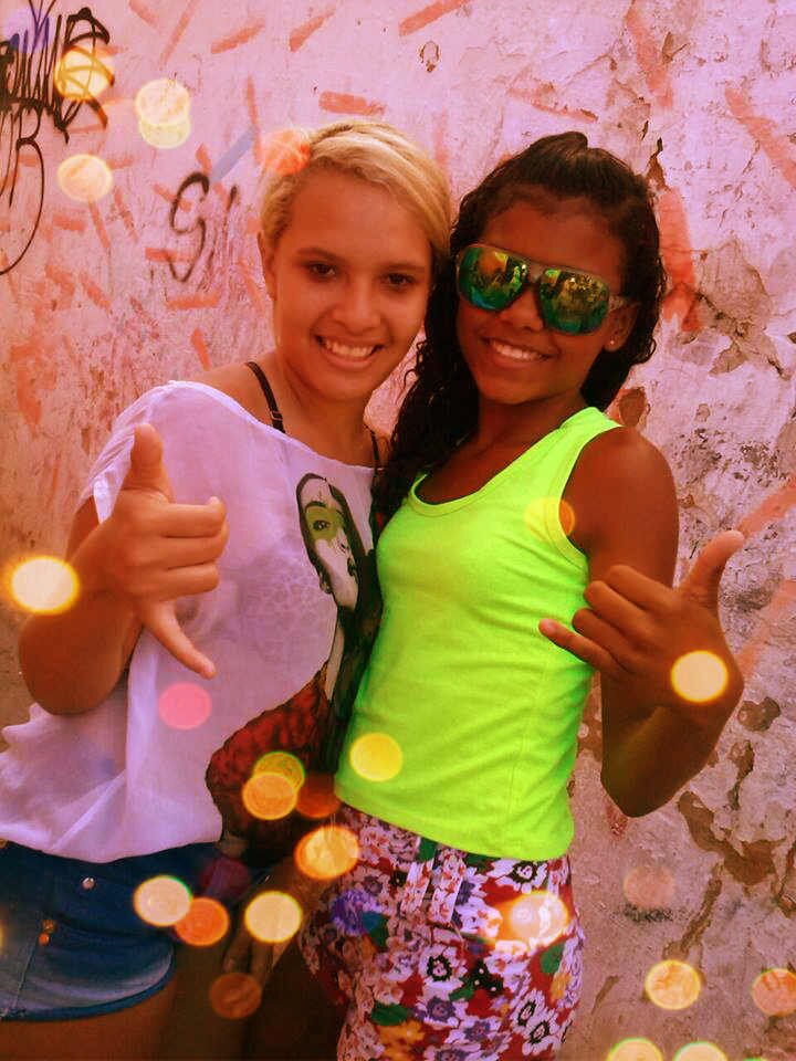 amo a minhas  amigas é meus pais ...