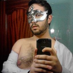Soltero, adicto al sexo morboso ,guarro y ninfomano de profesión me encantan las pollas y cuantas mas mejor.... ;P