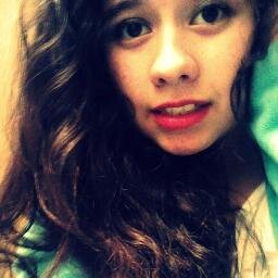 hola tengo 14 años vivo en chile Swagg!!:)