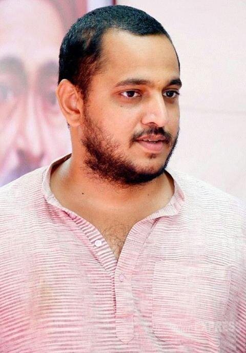 Malhar_Patekar's profile picture. Beyond