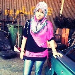 Nur Adhillah Md Yusof ... simple name ... just col me Diela ... dok n.9 .... kalo nak kawan , folllow la aku ... kalo tak .. d0 I care babe ???!!!