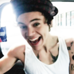 #ItalianFake of @Harry_Styles | #Single | #Gay | Sono un broccolo buono e secsi uwu|