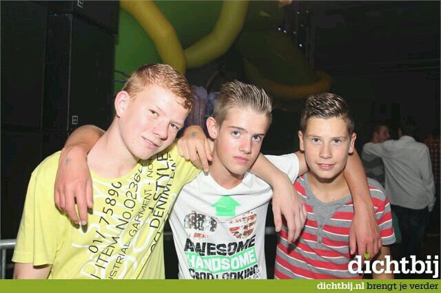 (toto)(15)(ajax amsterdam 020 voor het leven)(bmx)(adicted to soccer)(follow @supremesven @heiarix_ @obeymitchell )(waddinxveen noord)