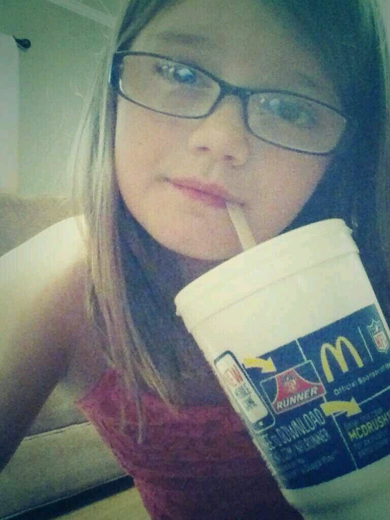 I'm mollee follow me I follow back