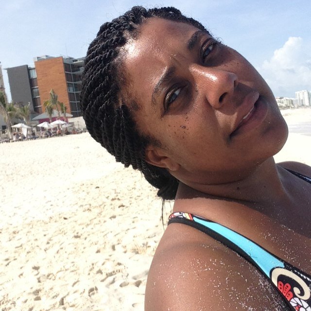 I am a hairstylist who is passionate about the industry. I believe I'm healthy hair!