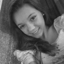 It only took three minutes to fall in love. Five voices that I won five looks, smiles five, five kids, a dream, a goal 1D!!
