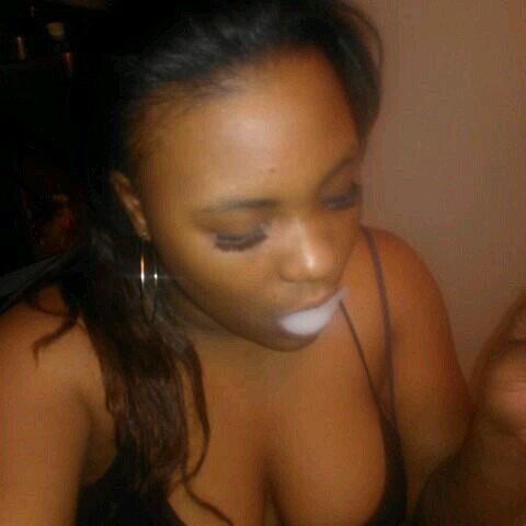 Check ma Background . Fuck a Bio ! ## NoNewFriends ¦)