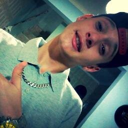 Sou magro , feio e falo  a verdade u,u