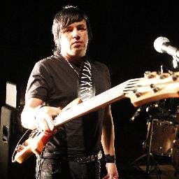 Baixista da Banda Primobill (Sigam: @primobill)