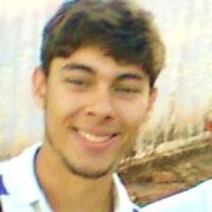 Eu olho na lenha verde, faço dela levantar fumaça, derrubei na cabeçada, um touro de muita raça .
