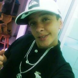 Levo a vida Na Insaniedade o Mundo não Merece Minha Lucidez!Cantor e compositor de Funk há 1  Ano,Meu DjOficial @_DJBOOY Follow-Me ! Namorada :@_BrittesJessica