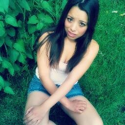 Pues Equis: Me Gusta El Rock, El Pop, El Regaae & La Electronica.
A & Estoy Soltera Jajaja Okno# :)