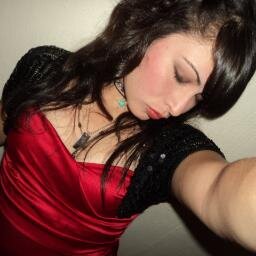FlorMcLennon's profile picture. Canta y no llores, porque cantando
se alegran cielito lindo los corazones...

I Hope that my Mouth never shut up.
#IloveComida🤤