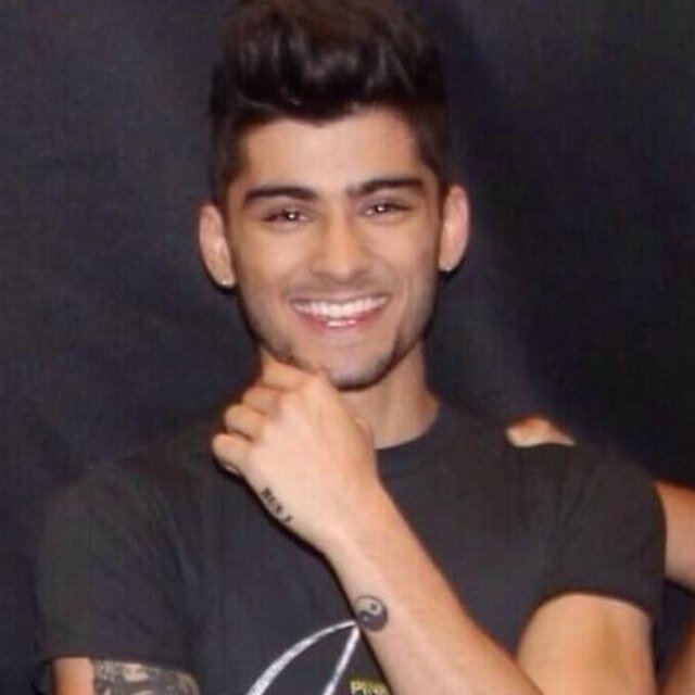 Hi Guys since you got a free follow please follow @sharktoothzayn :)