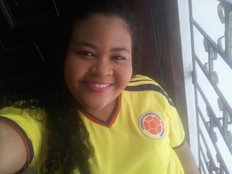 Me despierto y ya no estás Me estoy ahogando en el vacío♪