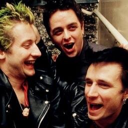 Green Day é vida, senta ai e respira 1987 - ∞ // since:16.9.13 // sem usar esse... segue em @JuuhPompeo