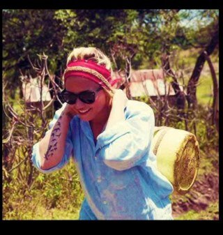 I'm 16, in Love W' @ddlovato She's my Love,life,inspiration♥With her ALWAYS&4Ever ! #LOVATIC #Warrior #Belieber #Directioner #DiallShipper #RedHead ♥♥