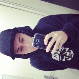 Skate , Drogas e putaria .
Vim pra sabotar seu raciocínio. Vim pra abalar o seu sistema nervoso e sangüíneo.